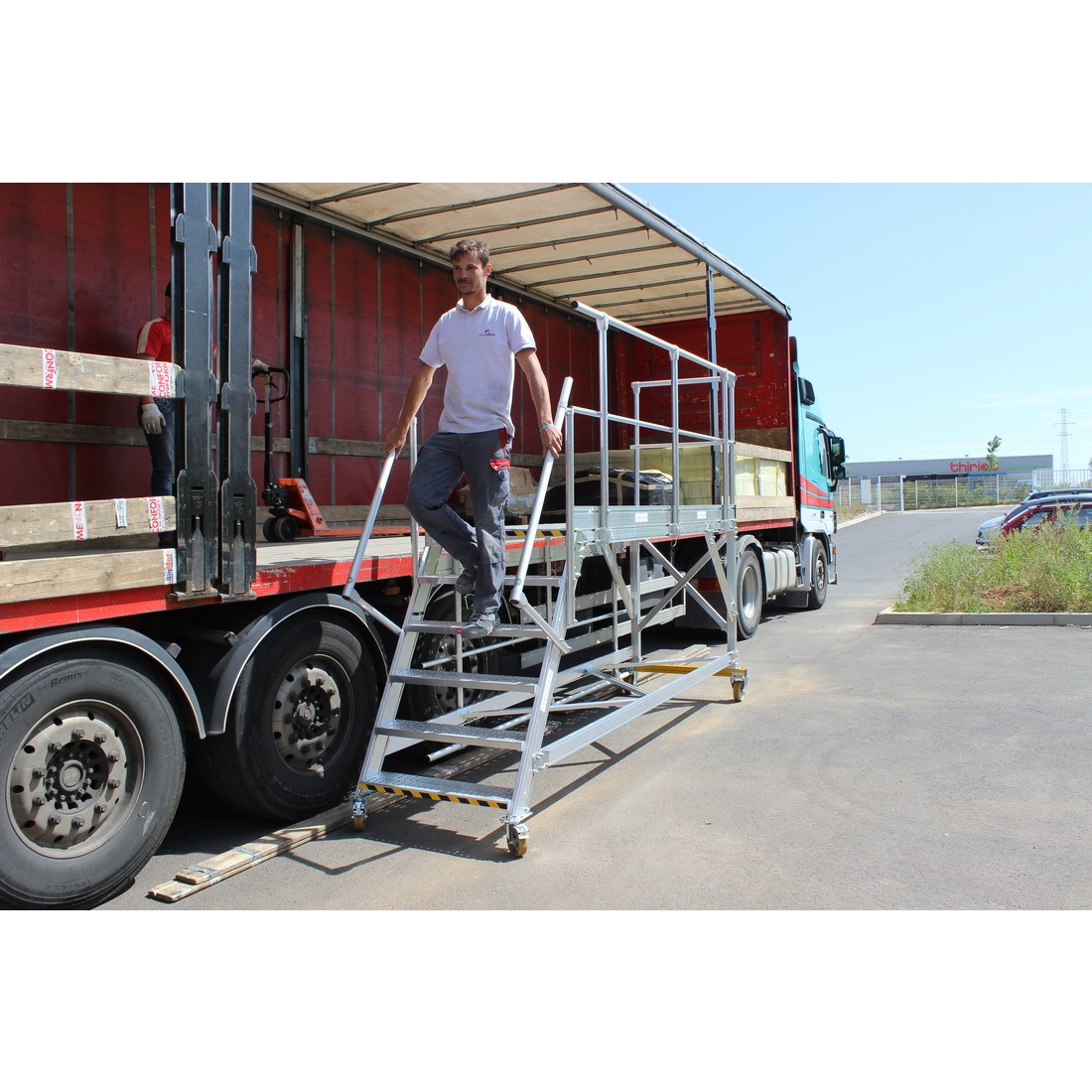 Quai de déchargement mobile pour camion longueur 2000 mm